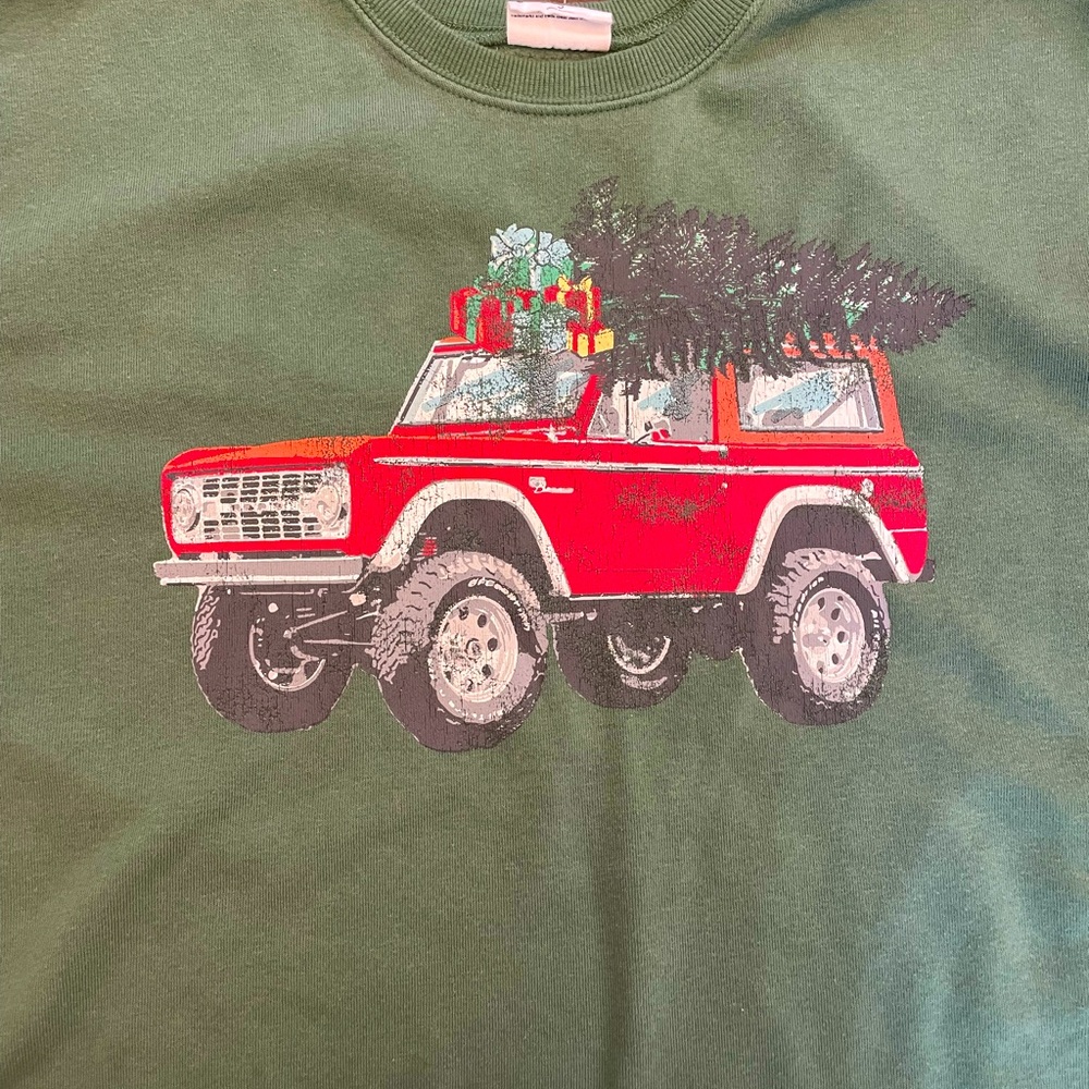 Women’s crop top FORD BRONCO sweatshirt Christmas theme size oversized small